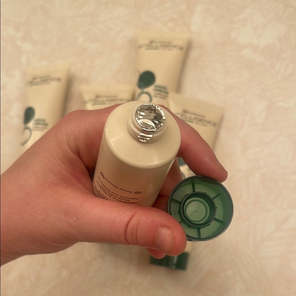 Arbonne Intelligence Hand Cream -Pack of 5 - Picture 8 of 8